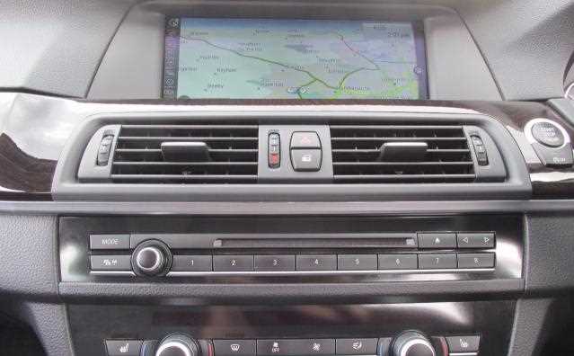 2013 BMW 5 SERIES image 4