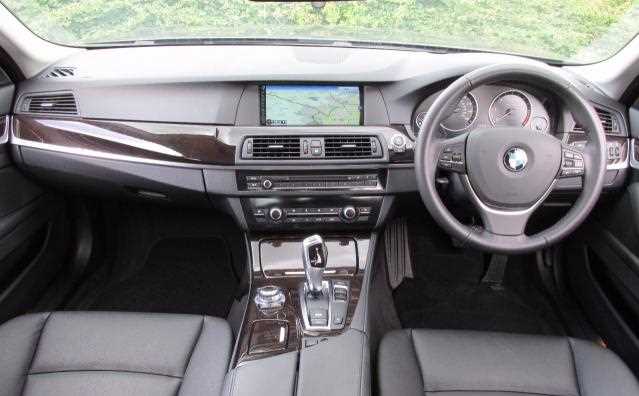 2013 BMW 5 SERIES image 5