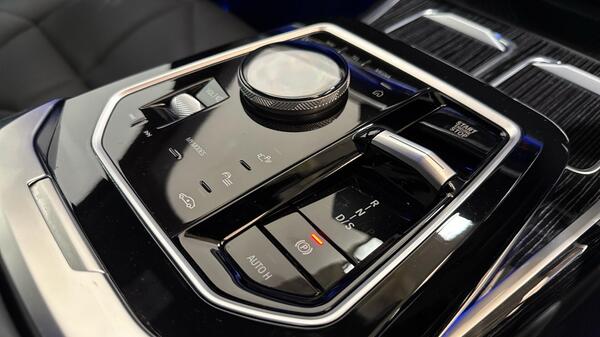 2024 BMW 7 Series image 8