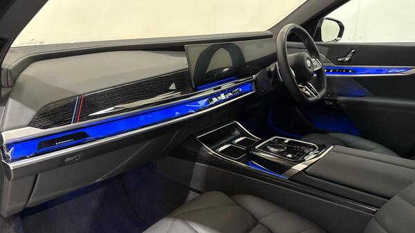 2024 BMW 7 Series image 5
