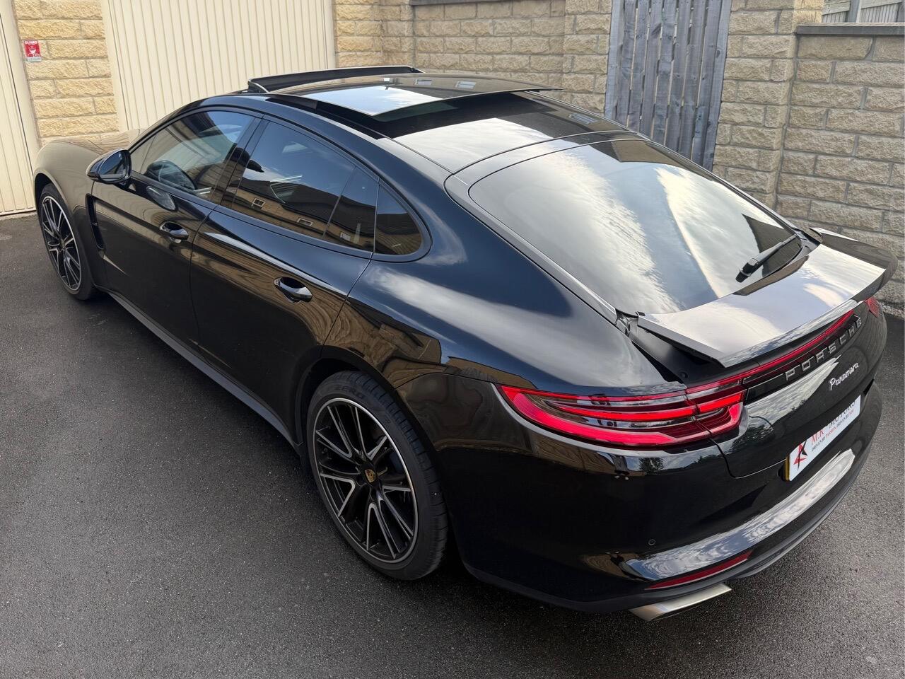 2017 PORSCHE Panamera image 9