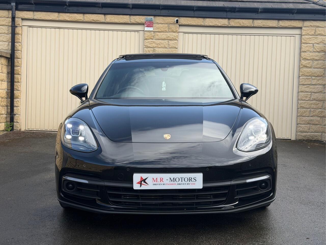 2017 PORSCHE Panamera image 2