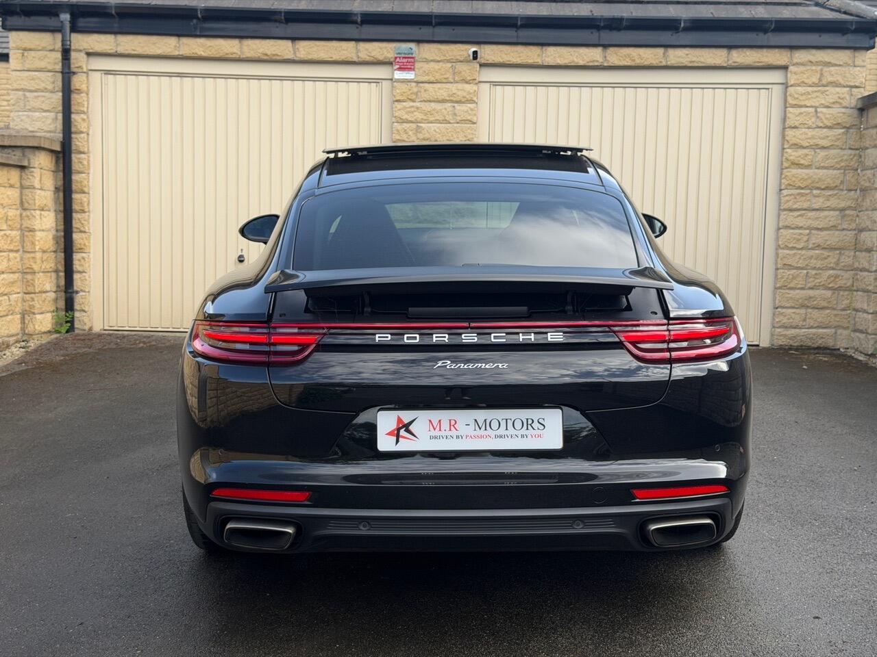 2017 PORSCHE Panamera image 7